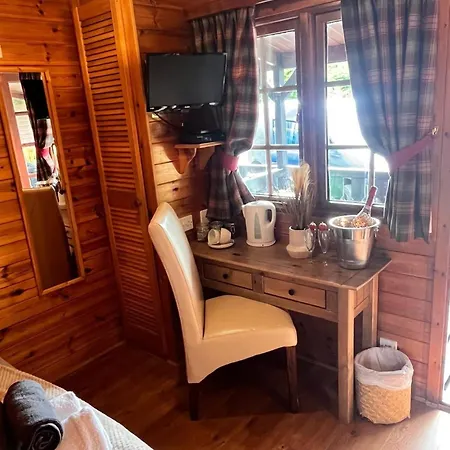 Family Cabin Ben Morecrianlarich West Highland Exterior photo